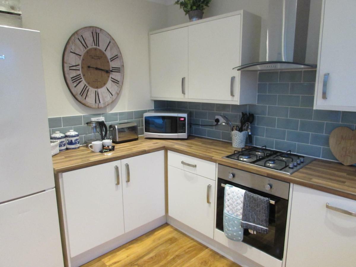 Apartment 1 Exquisite Two King Bedroom With En Suites - Close To The Town Centre, Rail, Airport And Theatre Darlington  Exterior foto